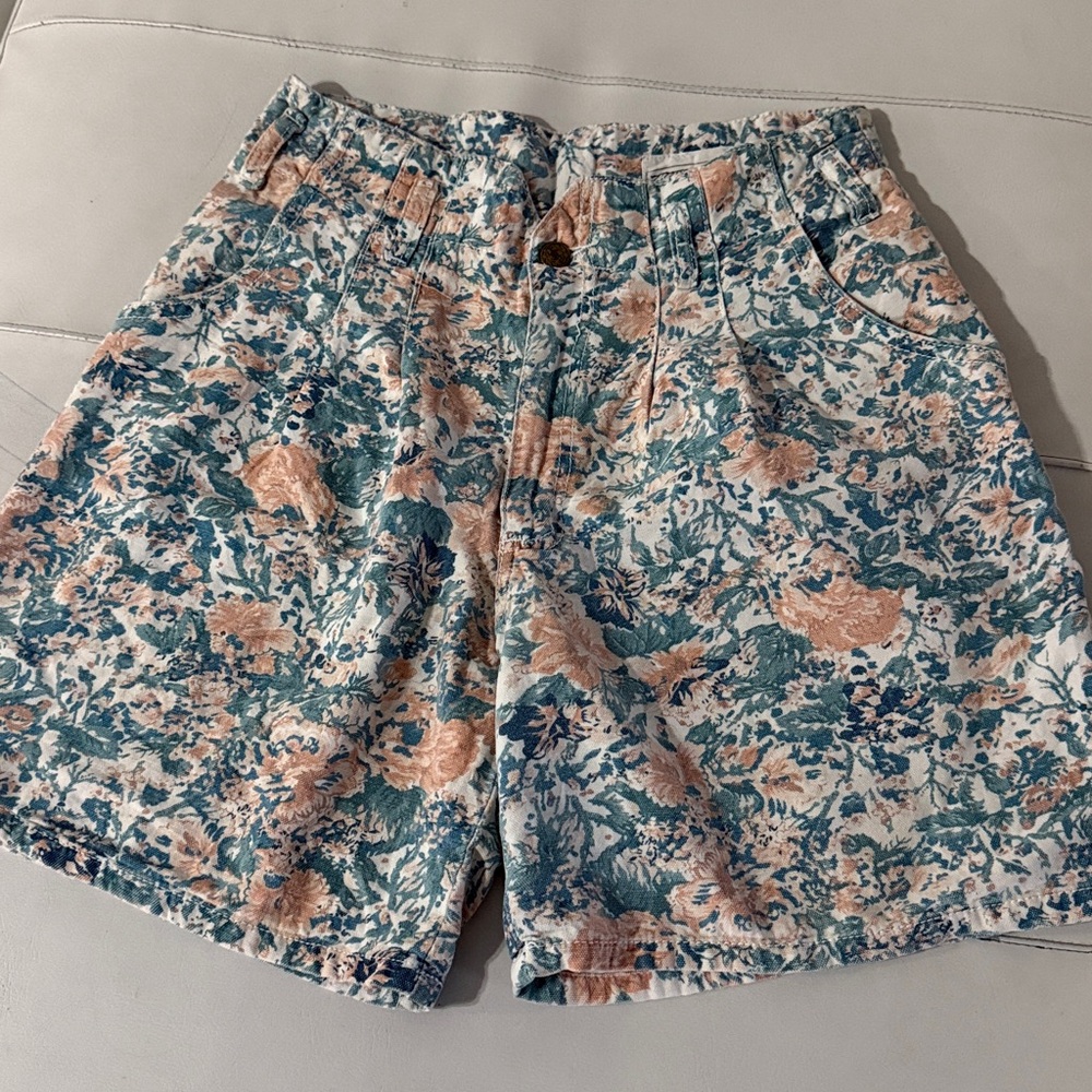Wet Seal vintage 90s Floral Print denim Shorts - Green and Peach size 5